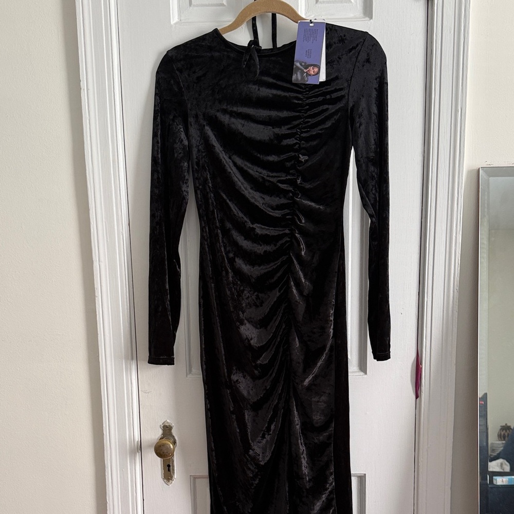 Urban Outfitters Black Velvet Ruched Long-Sleeve Midi Dress